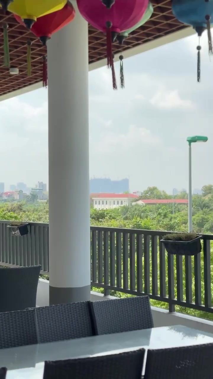Nhà hàng ngoài trời tầng 3